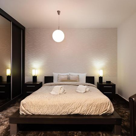 Guest House Panorama Aqualux With Free Parking نوفي ساد الغرفة الصورة