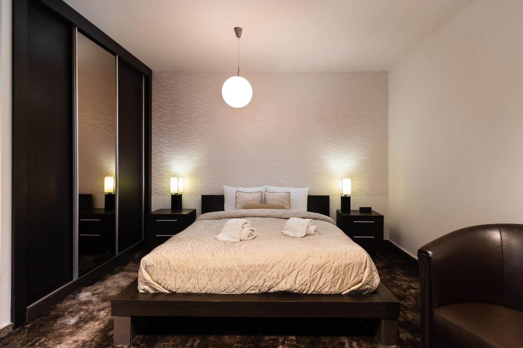 Guest House Panorama Aqualux With Free Parking نوفي ساد الغرفة الصورة