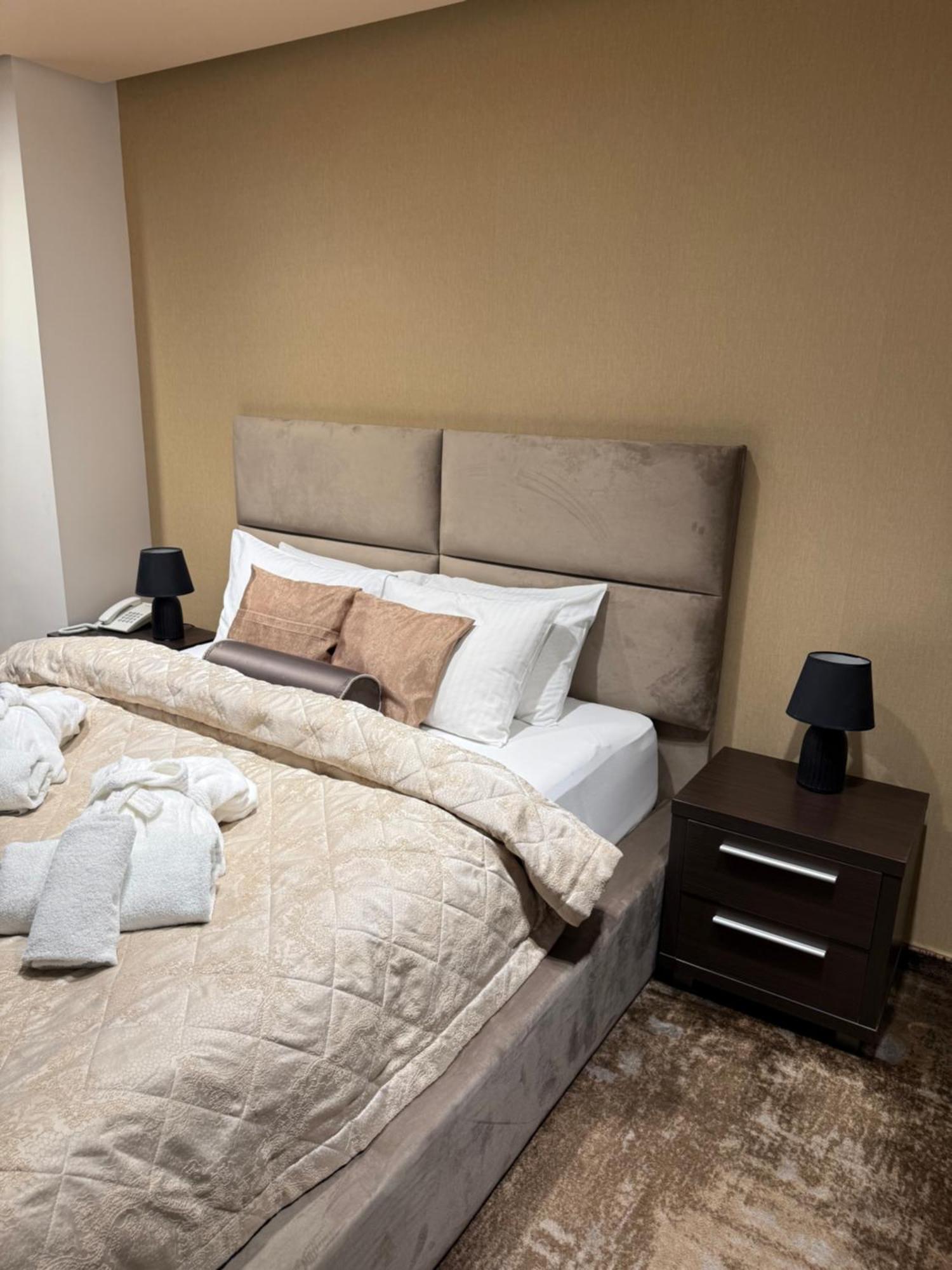 Guest House Panorama Aqualux With Free Parking نوفي ساد المظهر الخارجي الصورة