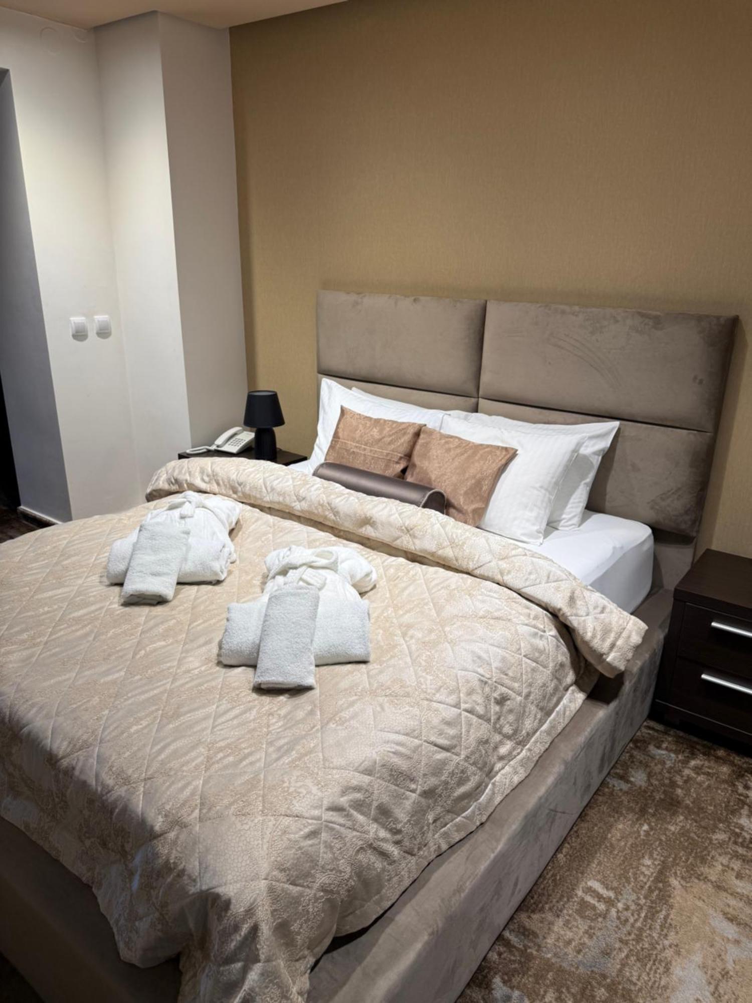 Guest House Panorama Aqualux With Free Parking نوفي ساد المظهر الخارجي الصورة