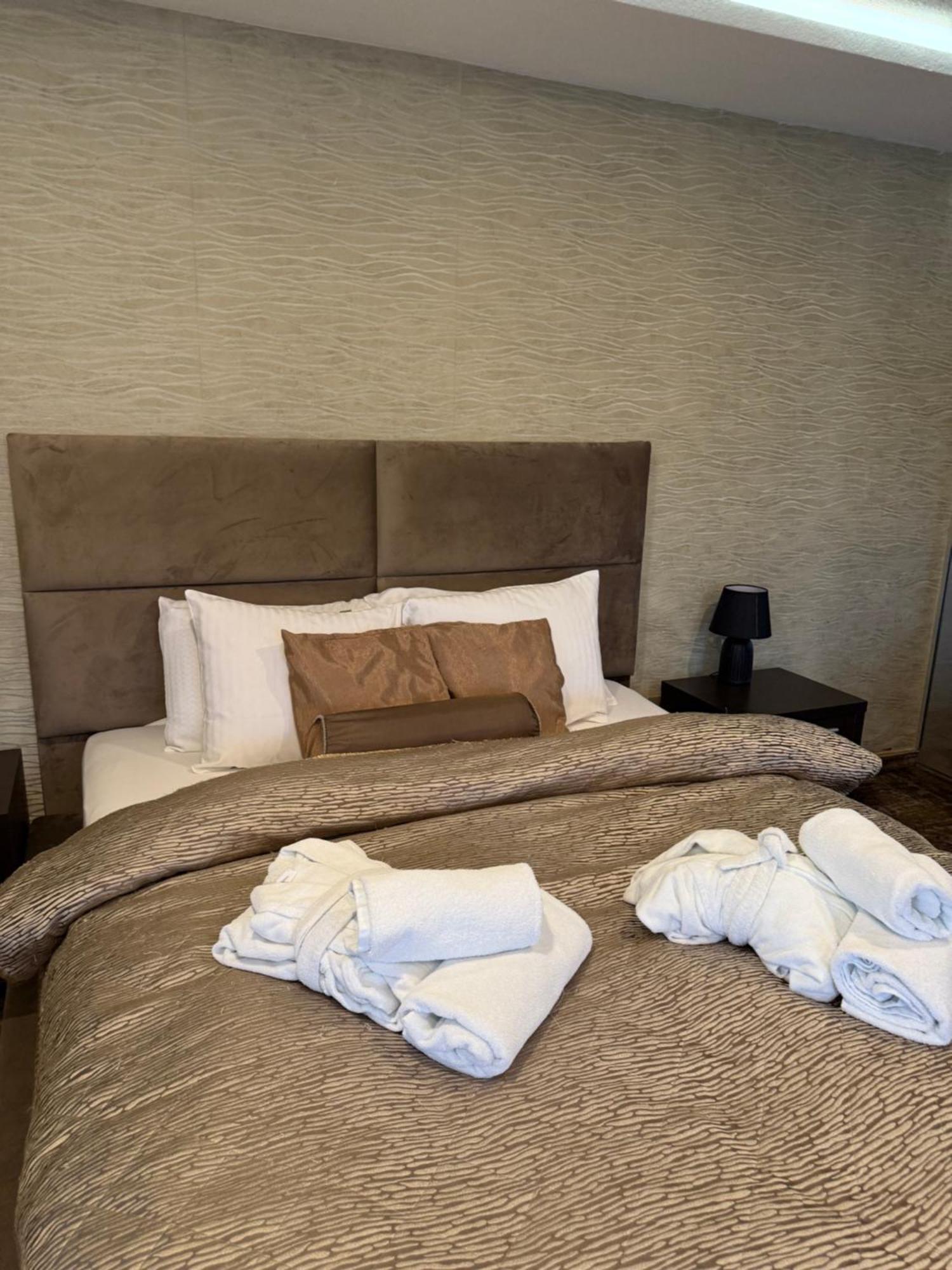 Guest House Panorama Aqualux With Free Parking نوفي ساد المظهر الخارجي الصورة
